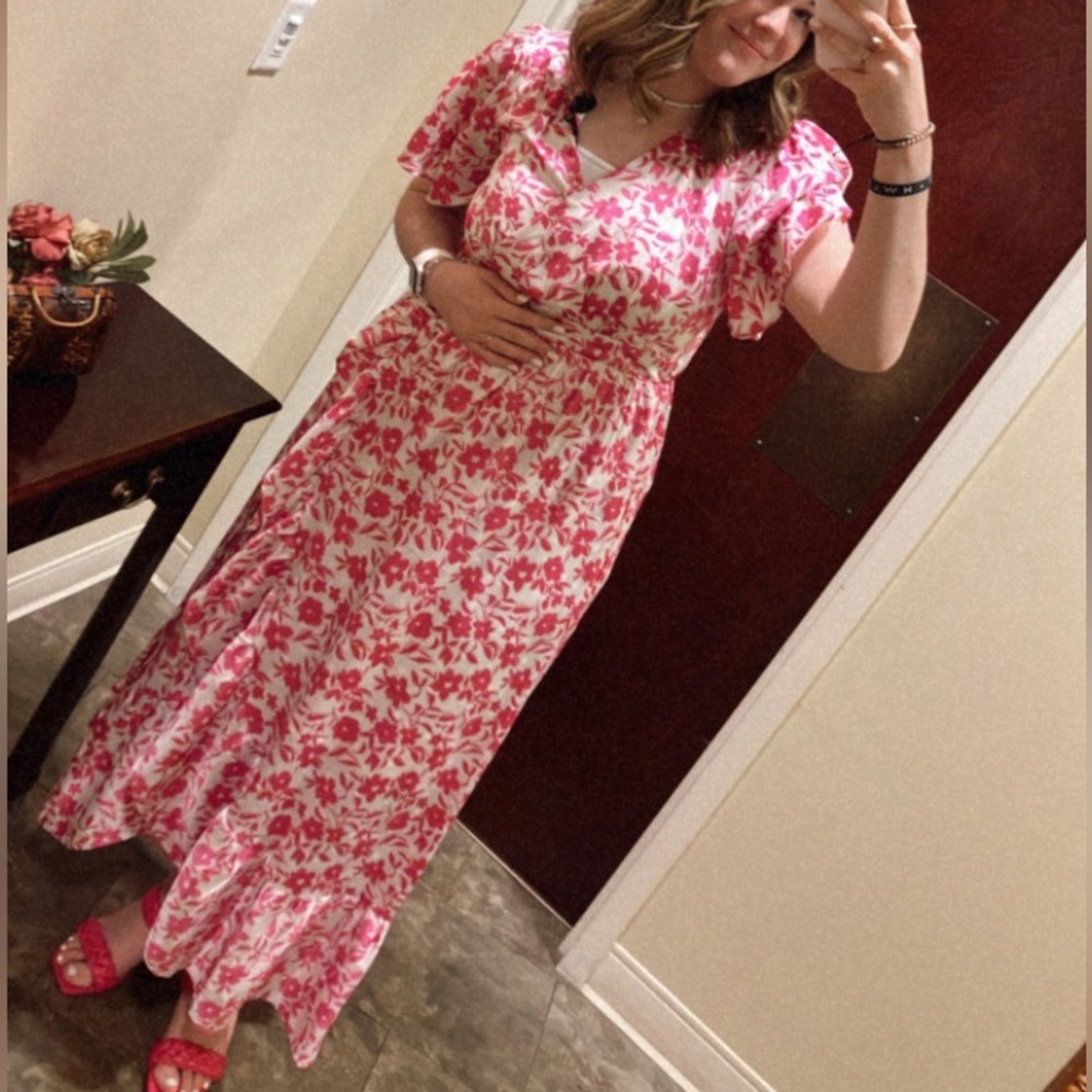 Silk, white & pink floral cocktail dress 🌺